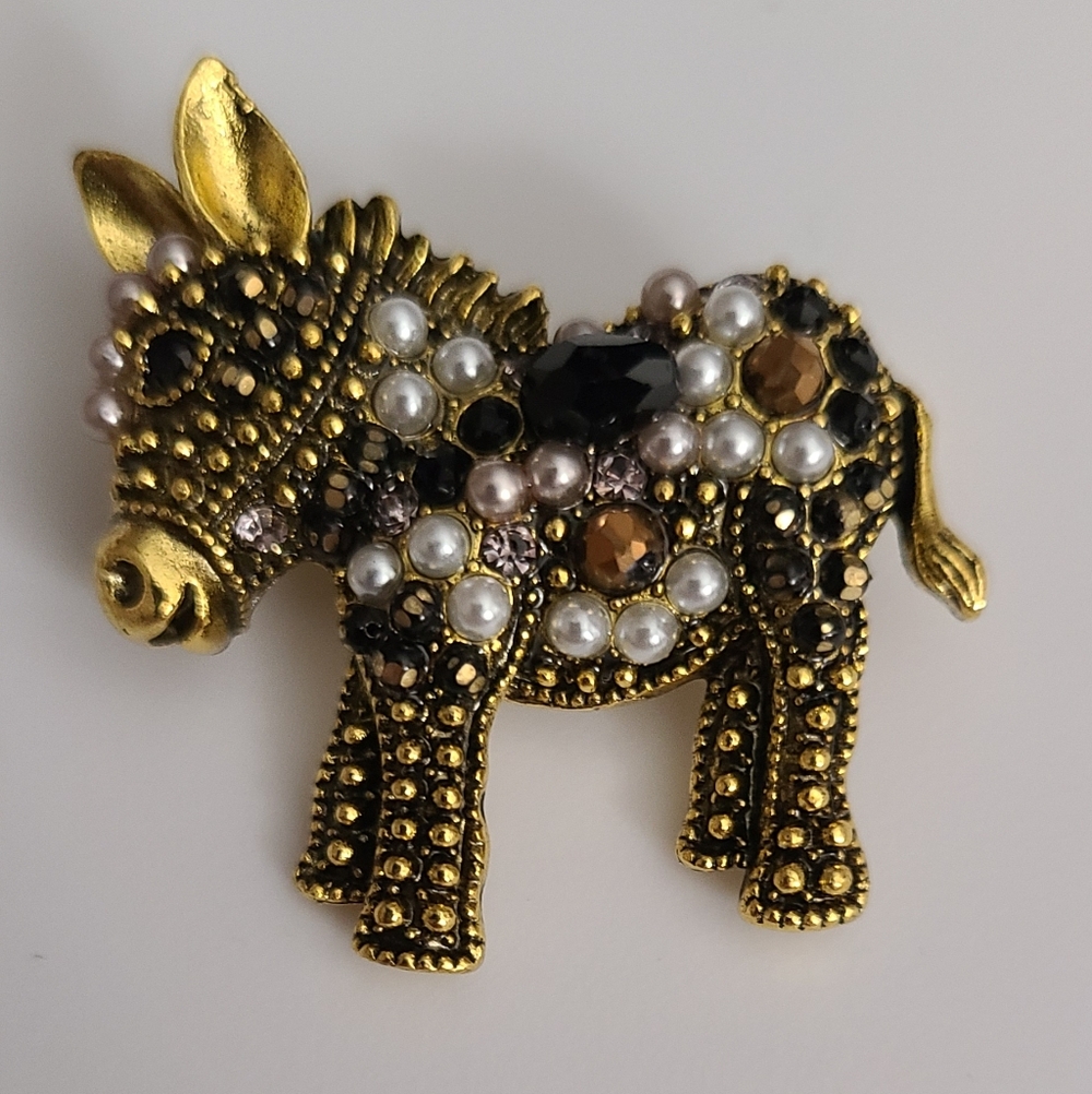Donkey brooch pin crystals pearls BEAUTIFUL Gold vintage style New burrow